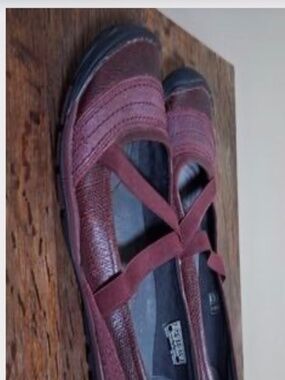 Keen Women's Rivington CNX Red Leather Flat Mary Jane Shoes; Size 10